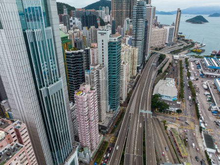 Téléchargez les photos : Hong Kong - 08 February 2022: Top view of Hong Kong city in Sheung Wan - en image libre de droit