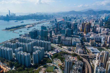 Téléchargez les photos : Hong Kong - 29 février 2020 : Vue du dessus de Hong Kong côté kowloon - en image libre de droit
