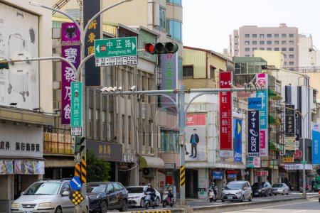 Téléchargez les photos : Tainan, Taiwan - 21 février 2023 : Tainan city street - en image libre de droit