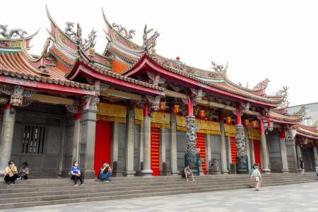 Foto de Taipéi, Taiwán - 25 de mayo de 2023: Templo Xingtiano en la ciudad de Taipéi, Taiwán - Imagen libre de derechos