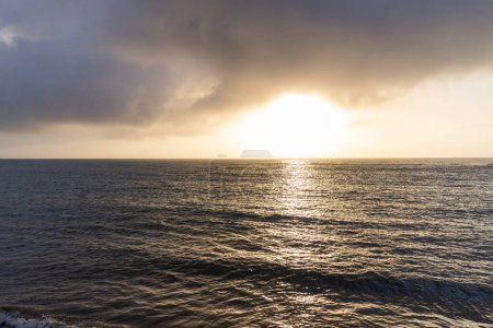 Téléchargez les photos : Éclat de soleil sur la mer - en image libre de droit