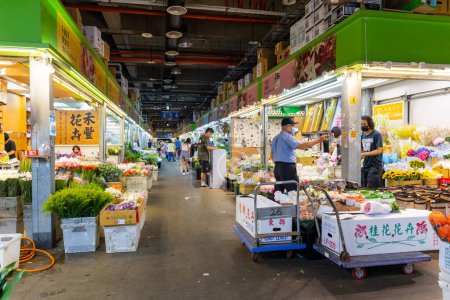 Foto de Taipéi, Taiwán - 24 de julio de 2023: Mercado interior de flores de Taipéi en el distrito de Neihu - Imagen libre de derechos
