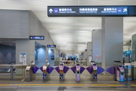 Foto de Taiwán - 25 de julio de 2023: Taoyuan Airport MRT en la estación de Taipei - Imagen libre de derechos