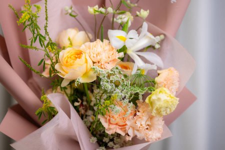 Foto de Hermoso ramo de flores con rosa - Imagen libre de derechos