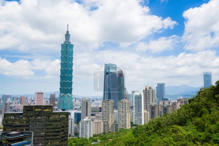Foto de Taipei, Taiwán - 15 de agosto de 2023: Monumento a la ciudad de Taipei - Imagen libre de derechos