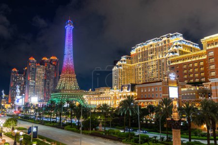 Foto de Macao - 29 de junio de 2023: Macao centro de la ciudad en Taipa por la noche - Imagen libre de derechos