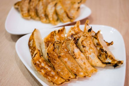 Téléchargez les photos : Boulette de viande frite japonaise - en image libre de droit