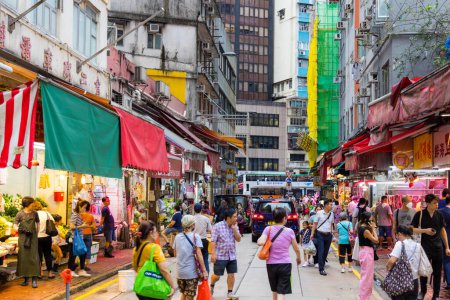 Téléchargez les photos : Hong Kong - 20 juin 2023 : Hong Kong Wet Market dans le district de Causeway Bay - en image libre de droit