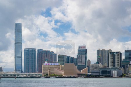 Foto de Hong Kong - 20 de junio de 2023: Hong Kong Distrito de negocios en el lado de Kowloon - Imagen libre de derechos