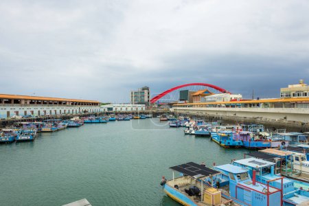 Foto de Taoyuan, Taiwán - 20 de abril de 2022: Puerto pesquero de Zhuwei en Taiwán - Imagen libre de derechos