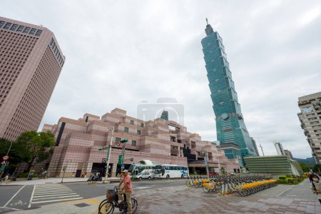Foto de Taipei, Taiwán - 14 de octubre de 2023: Monumento a la ciudad de Taipei en el distrito de xinyi - Imagen libre de derechos
