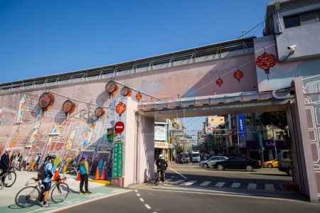 Téléchargez les photos : Taipei, Taiwan - 07 décembre 2023 : Porte du quai de Dadaocheng à Taipei - en image libre de droit