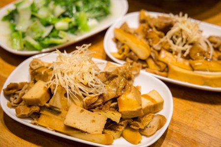 Téléchargez les photos : Cuisine taïwanaise sauce soja tofu braisé - en image libre de droit