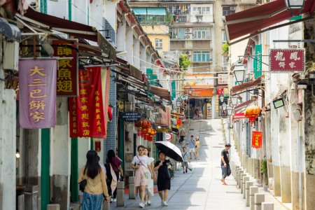 Téléchargez les photos : Macao - 30 juin 2023 : Rua da Felicidade de la vieille rue de Macao - en image libre de droit