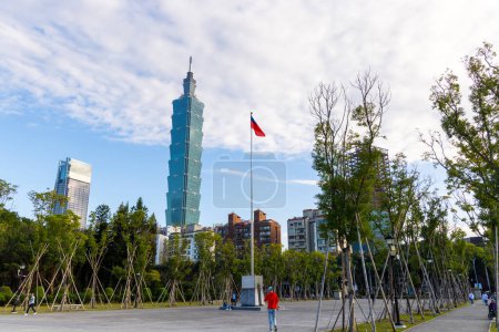 Téléchargez les photos : Taipei, Taiwan - 18 janvier 2024 : Skyline de la ville de Taipei dans le district de Xinyi - en image libre de droit