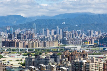 Téléchargez les photos : Taipei, Taiwan - 02 mai 2023 : Skyline de la ville de Taipei - en image libre de droit