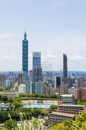Téléchargez les photos : Taipei, Taiwan - 02 mai 2023 : Taipei centre-ville - en image libre de droit
