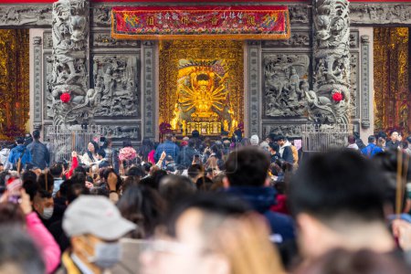 Téléchargez les photos : Taiwan - 10 février 2024 : Nouveau temple Taipei Linkou zhulinshan guanyin à Taiwan au Nouvel An lunaire - en image libre de droit