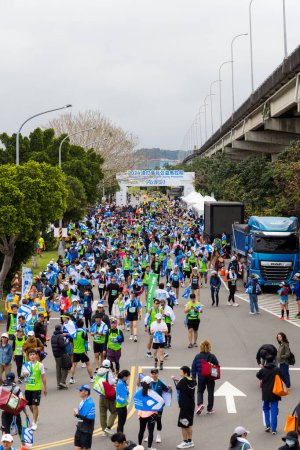 Téléchargez les photos : Taipei, Taiwan - 25 février 2024 : Marathon caritatif de Taipei Standard Chartered - en image libre de droit