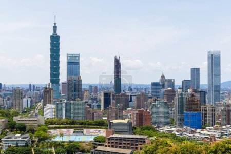Téléchargez les photos : Taipei, Taiwan - 02 mai 2023 : skyline de la ville de Taipei - en image libre de droit