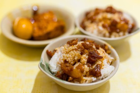 Téléchargez les photos : Cuisine taïwanaise sauce soja sucrée riz de porc haché - en image libre de droit
