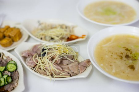 Téléchargez les photos : Viande de canard traditionnelle taïwanaise dans le restaurant - en image libre de droit