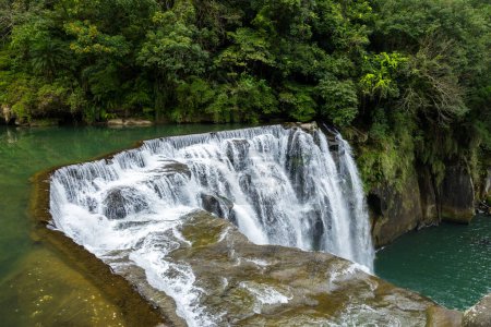 Téléchargez les photos : Shifen cascade paysage naturel de Taiwan - en image libre de droit