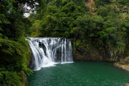 Foto de Hermosa cascada Shifen en Pingxi en Taiwán - Imagen libre de derechos