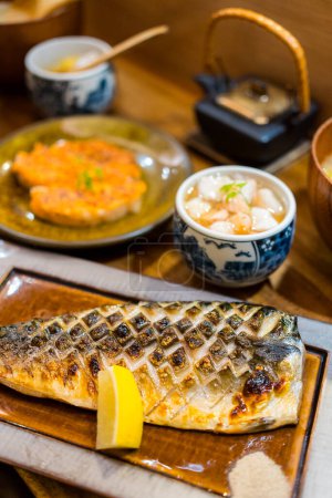 Foto de Parrilla japonesa plato de pescado de caballa - Imagen libre de derechos
