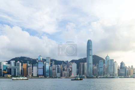 Foto de Hong Kong - 21 de junio de 2023: Hong Kong city skyline - Imagen libre de derechos