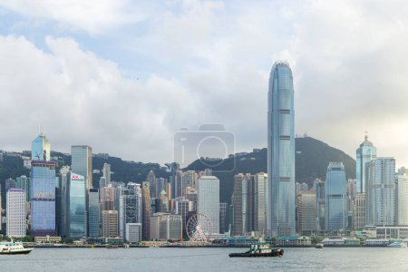 Foto de Hong Kong - 21 de junio de 2023: Hong Kong city skyline - Imagen libre de derechos