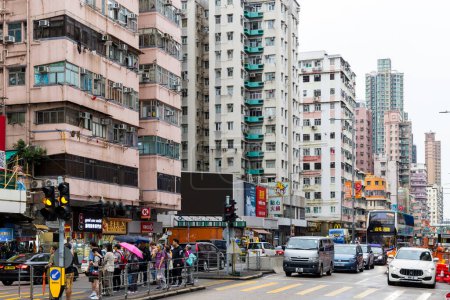 Téléchargez les photos : Hong Kong - 06 avril 2024 ; Vie urbaine dans le district de Sham Shui Po à Hong Kong - en image libre de droit