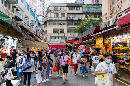 Foto de Hong Kong - 20 de junio de 2023: Hong Kong Bowrington Road Wet market in Causeway Bay district - Imagen libre de derechos