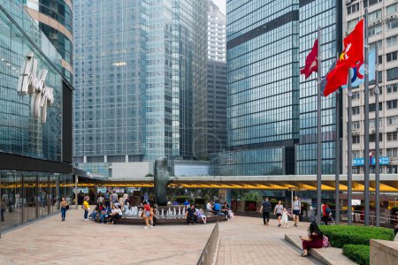 Foto de Central, Hong Kong - 01 de abril de 2024: Plaza de la Bolsa de Hong Kong - Imagen libre de derechos
