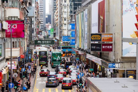 Foto de Hong Kong - 25 de abril de 2024: Ciudad de Hong Kong con atasco de tráfico - Imagen libre de derechos