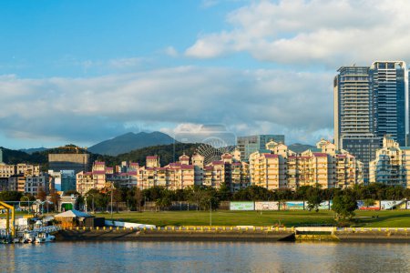Foto de Taiwán - 14 de diciembre de 2023: Taipéi con vista al río - Imagen libre de derechos
