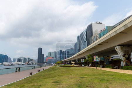 Téléchargez les photos : Hong Kong - 30 mars 2024 : Promenade Kwun Tong à Hong Kong - en image libre de droit