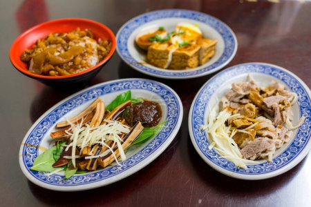 Téléchargez les photos : Nourriture taïwanaise locale avec viande de porc et tofu - en image libre de droit