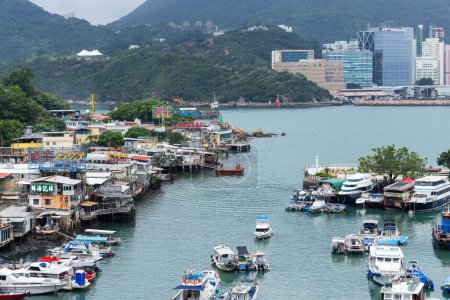 Téléchargez les photos : Hong Kong - 26 Avril 2024 : Hong Kong Lei Yue Mun district - en image libre de droit