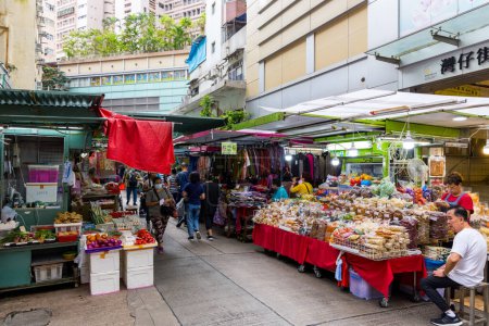 Foto de Hong Kong - 27 de abril de 2024: Mercado húmedo de Hong Kong en el distrito de Wan chai - Imagen libre de derechos