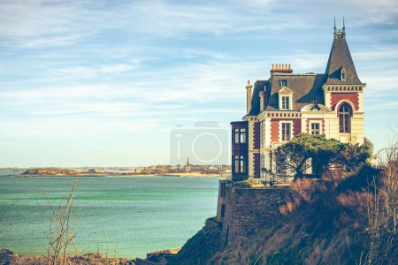 Téléchargez les photos : Belle Epoque maison à Dinard, photographie prise en Bretagne, France - en image libre de droit