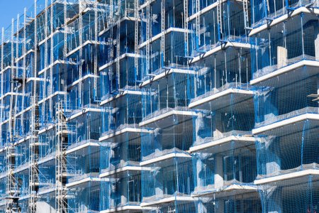 Façade d'un immeuble en construction à Badalona, Espagne