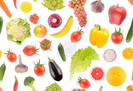 Téléchargez les photos : Modèle sans couture de fruits et légumes frais isolés sur fond blanc. - en image libre de droit
