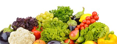 Téléchargez les photos : Bright tasty vegetables and fruits isolated on white background. - en image libre de droit