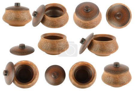 Téléchargez les photos : Collection beautiful ceramic pots with lid from different angles isolated on white background. - en image libre de droit