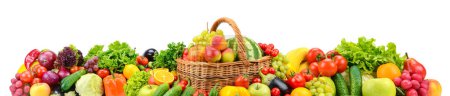Foto de Collage de frutas y verduras frescas para su distribución aisladas sobre fondo blanco. Copiar espacio - Imagen libre de derechos