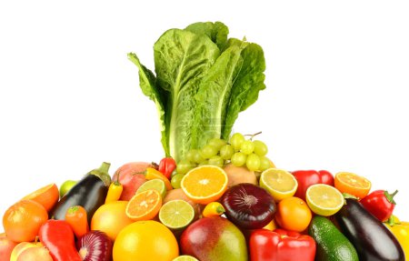 Téléchargez les photos : Bright fresh fruits, vegetables and berries isolated on white background - en image libre de droit