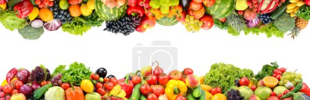 Téléchargez les photos : Cadre de fruits et légumes isolé sur fond blanc - en image libre de droit