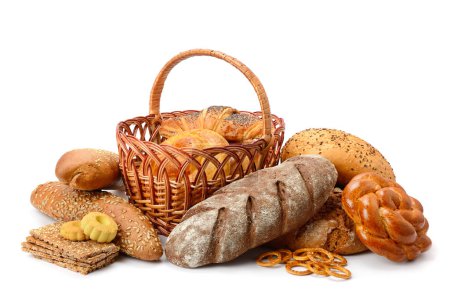 Téléchargez les photos : Collection de produits du pain isolés sur fond blanc - en image libre de droit