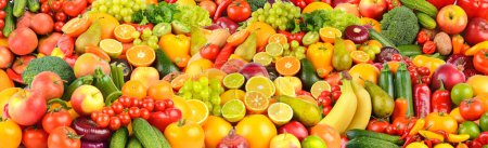 Téléchargez les photos : Fruits et légumes frais mûrs et variés. Contexte du concept alimentaire. Vue de dessus. Espace de copie. - en image libre de droit